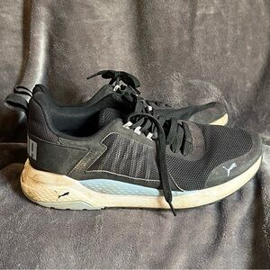 Puma Men's Black and Gray Sneakers